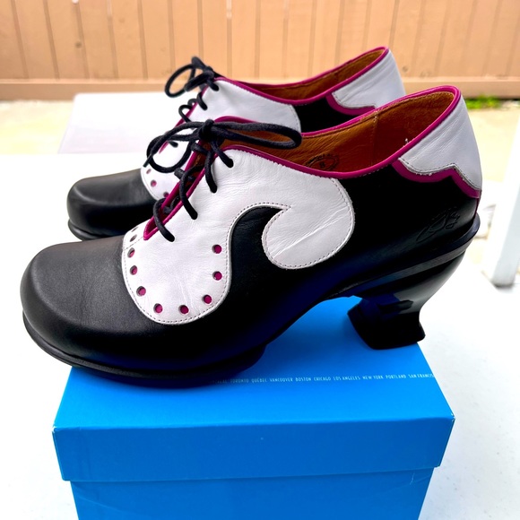 John Fluevog Shoes - John Fluevog Gibson Shoes Size 8, Excellent Condition
